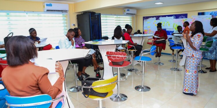 D-HUB Trains Young Entrepreneurs