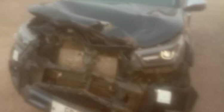 Police vehicle crashes one person to death on Damongo-Busunu highway