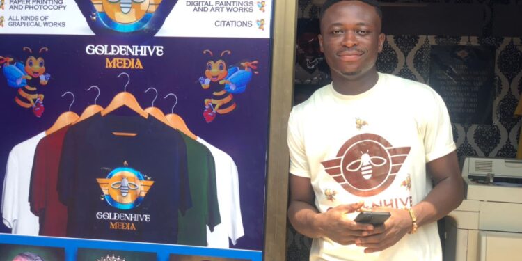 UCC Level 600 Optometrist student opens his first art shop on campus