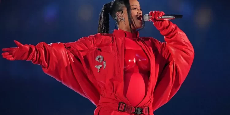 Rihanna reveals she's pregnant at Super Bowl half-time show