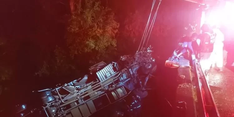 South Africa: Tour bus crash kills 20 in Limpopo province