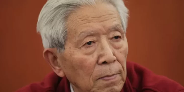 Jiang Yanyong: Whistleblower doctor who exposed China's Sars cover-up dies