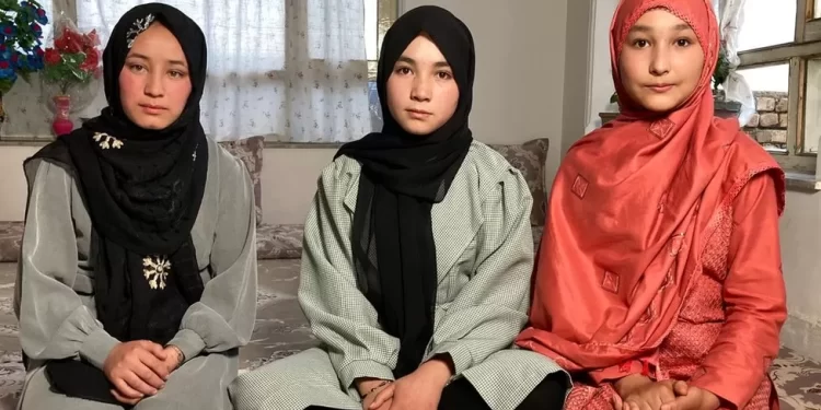 Afghanistan girls' education: 'When I see the boys going to school, it hurts'