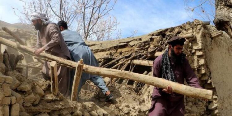 Earthquake in Pakistan and Afghanistan kills 19