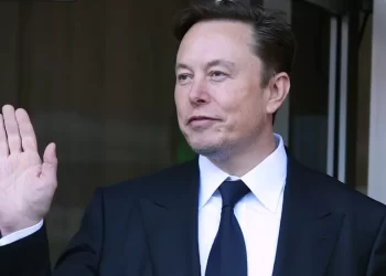 Elon Musk: Twitter boss announces blue tick shake-up