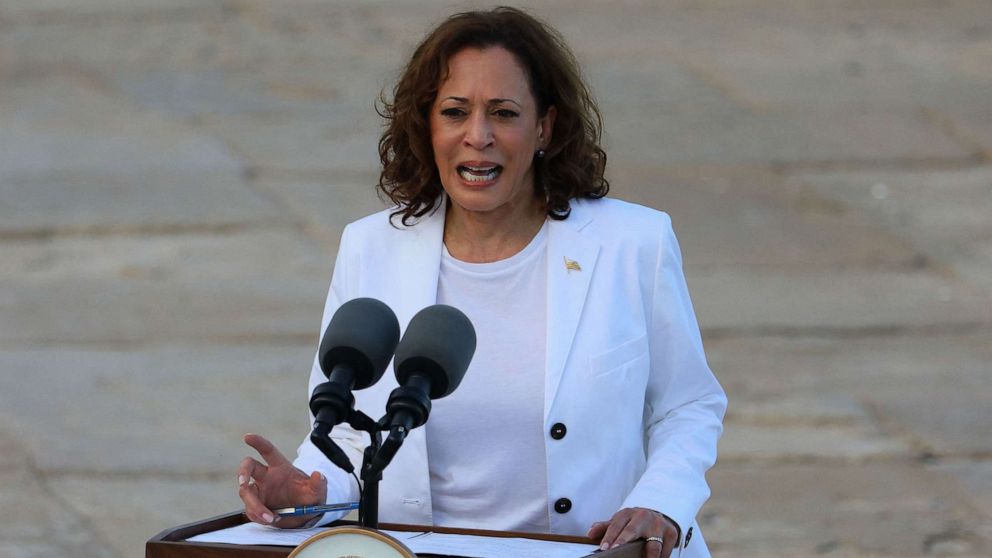 cape-coast-hosts-kamala-harris