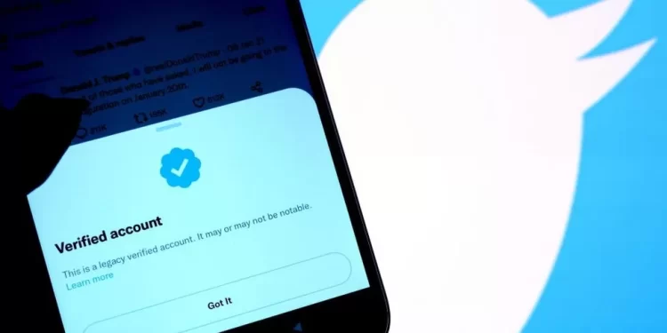 Beyoncé and Ronaldo among those to lose Twitter blue check in purge