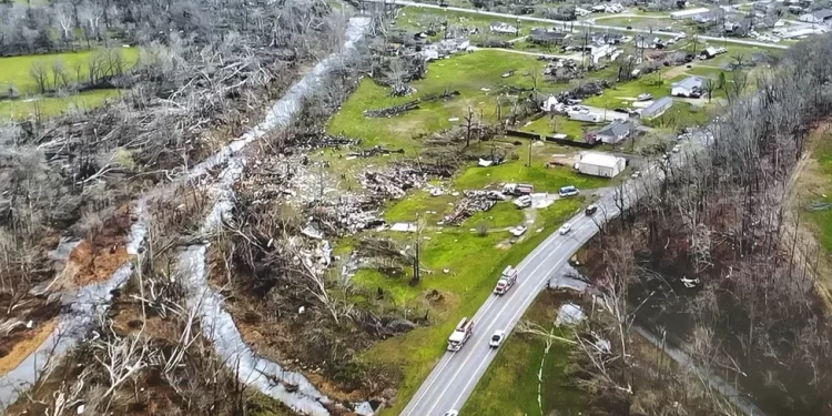 Missouri tornado kills at least five as search effort continues