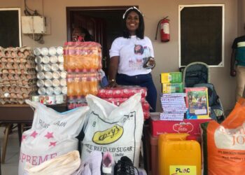 UCC: School for Development Studies Librarian donates to Trinity Hope Centre