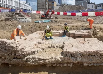 Southwark: Rare Roman mausoleum unearthed in London