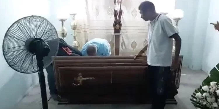 'Dead' woman found breathing in coffin