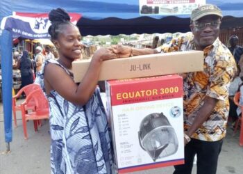 ekow-ewusi-foundation-donates-to-aid-in-start-up-businesses
