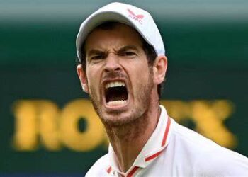 Andy Murray gets a win at rainy Wimbledon