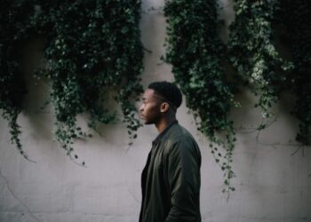 10 signs you’re a genuine introvert, according to psychology