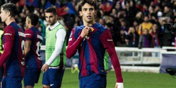 Barcelona come from behind to reach last 16