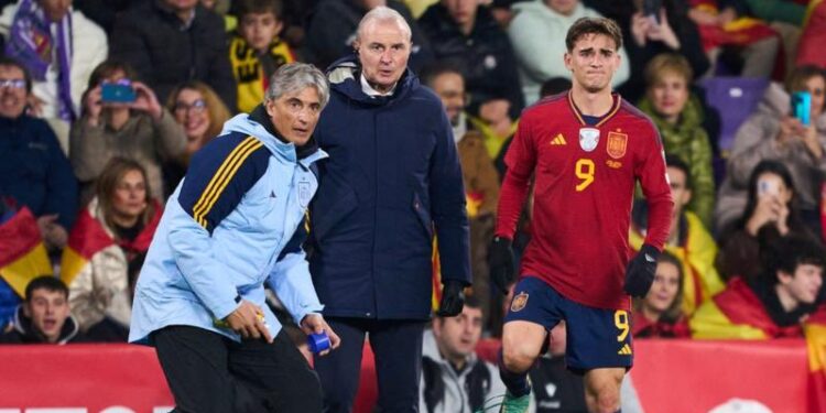 Gavi tears ACL and needs surgery