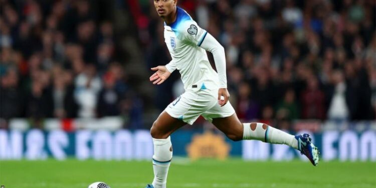 Jude Bellingham and Levi Colwill have withdrawn from the England squad for the Euro 2024 qualifiers against Malta and North Macedonia. Both Real Madrid midfielder Bellingham and Chelsea defender Colwill have shoulder injuries. Five players have now pulled out of Gareth Southgate's initial squad for the games on 17 and 20 November. On Monday, Cole Palmer, Ezri Konsa and Rico Lewis replaced the injured James Maddison, Callum Wilson and Lewis Dunk. Meanwhile, Manchester United forward Marcus Rashford and Manchester City midfielder Kalvin Phillips will meet up with the squad later this week for personal reasons. Manager Southgate will not add to the squad for Malta's visit to Wembley on Friday and the trip to North Macedonia on Monday. England have already qualified for next summer's European Championship and one more win will assure them of top spot in Group C and being one of the top seeds in Germany.