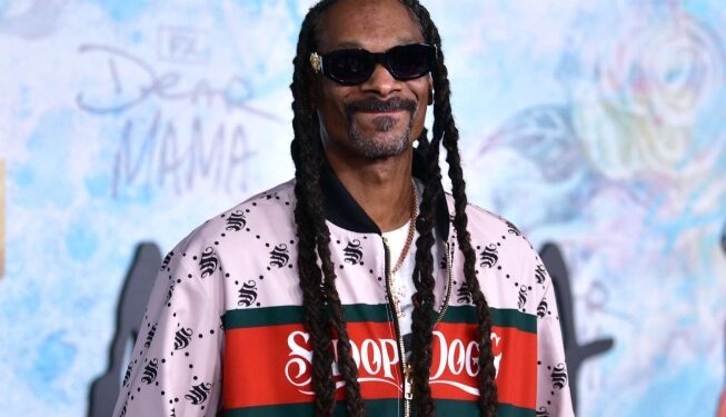 Snoop Dogg hasn't given up smoking