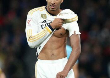 Jude Bellingham will undergo a shoulder scan after suffering an injury scare in the Rayo Vallecano match.