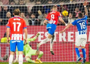 Girona beat Alaves to return to top of La Liga
