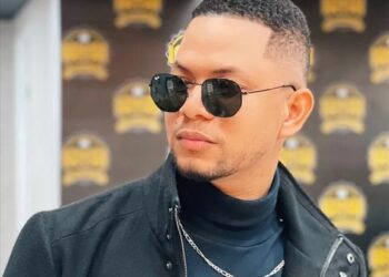 Gospel singer drops dead on stage during performance