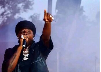 Stonebwoy thrills GCB staff at GCB Mobile App launch