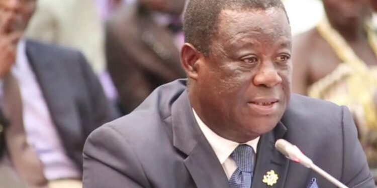 Gov't to re-assign former PWDs of tollbooth services