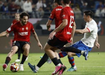 Barcelona beat Osasuna to set up final with Real