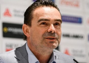 Marc Overmars: Fifa extends ex-Netherlands winger's ban to global game