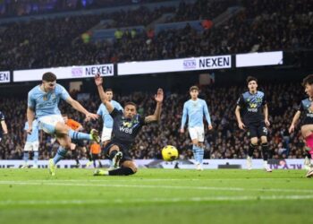Alvarez scores twice on birthday as Man City beat Burnley