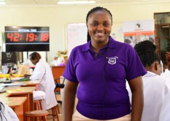 Kenyan teacher aims to set record for longest science lesson