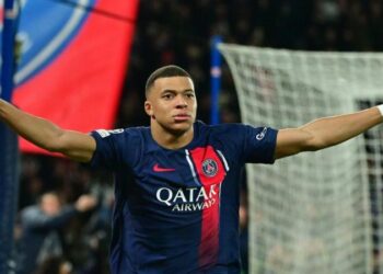 Kylian Mbappe tells Paris St-Germain he intends to leave the club at end of season