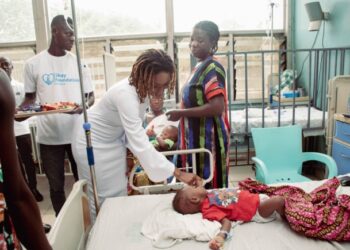 Wendy Shay supports KTH Pediatric Ward with medical equipment, pledges support for healthcare improvement