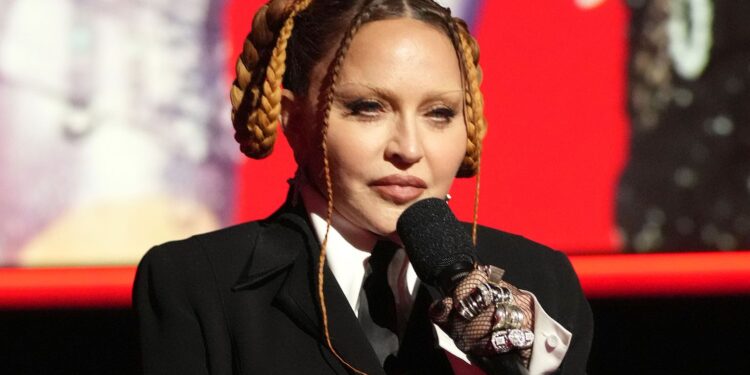 Lionel Richie leaves Madonna