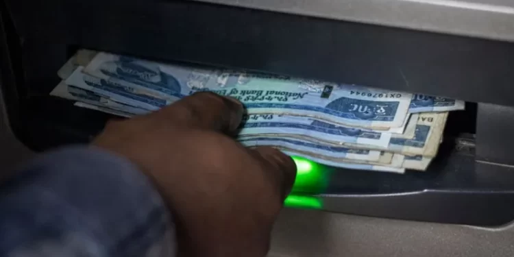 Customers return $10m taken during bank glitch