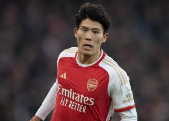 Arsenal defender Takehiro Tomiyasu has signed a new two-year contract.