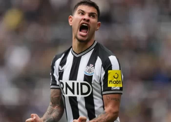 Howe wants to build team around Guimaraes