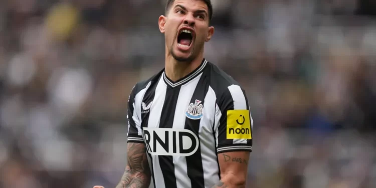 Howe wants to build team around Guimaraes