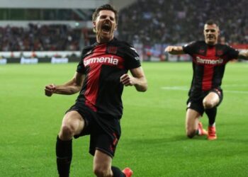 Moyes gives West Ham 'half a chance' in Leverkusen tie