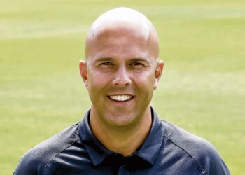 Liverpool contact Feyenoord manager to replace Klopp.