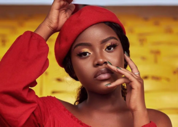 Ghanaian musician Gyakie, born Jackline Acheampong, has belittled her sister's efforts in the music scene in a recent interview.