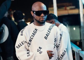 'Which matter you get for your head top?' - King Promise assists fans