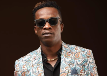 Ghanaian Highlife musician, KK Fosu has mentioned that there are some Ghanaian Highlife artistes that can also fill the Indigo O2 arena like Medikal did few days ago.