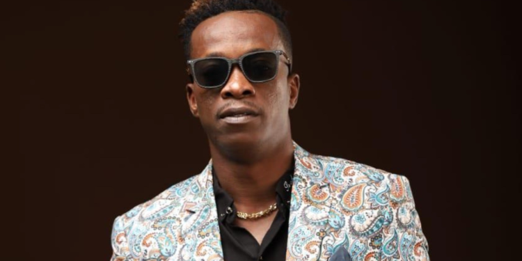 Ghanaian Highlife musician, KK Fosu has mentioned that there are some Ghanaian Highlife artistes that can also fill the Indigo O2 arena like Medikal did few days ago.