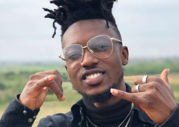 Ghanaian rapper, Opanka released a trending song to chastise the current NPP government over their failure to curb the erratic supply of electricity popularly referred as "Dumsor".