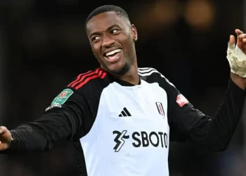 Chelsea sign Fulham defender Adarabioyo