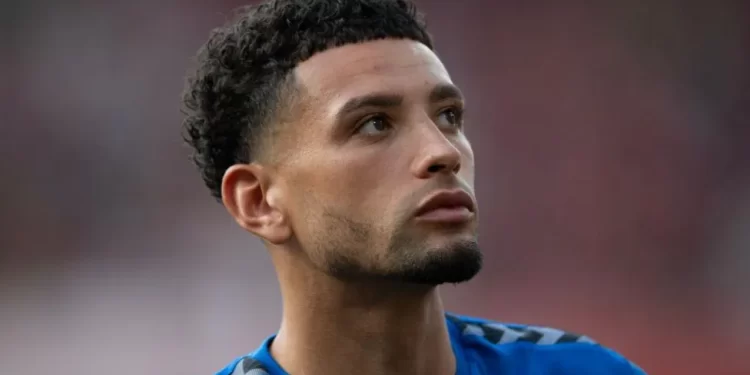 Lyon make £12.7m bid for Everton defender Godfrey