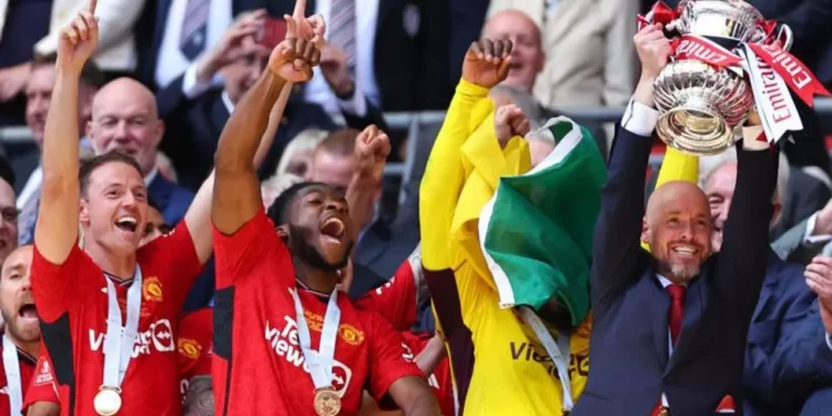 Ten Hag to remain Man Utd manager after review