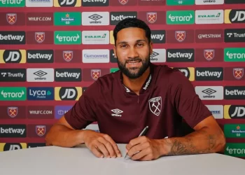 West Ham sign Foderingham on two-year deal