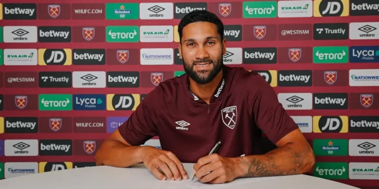 West Ham sign Foderingham on two-year deal